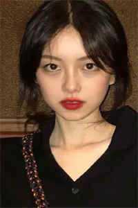 情感纠葛什么？我穿越到这颗星球当废柴！